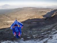 Бейс-джампер из Зеленограда совершил первый в истории прыжок с Килиманджаро