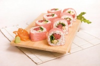 Ешьте суши с «Wok-N-Roll»!