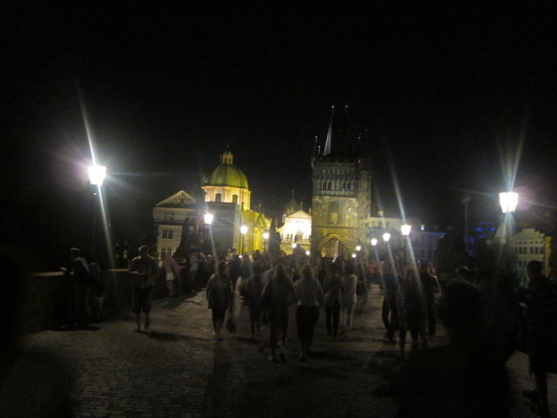 Прага Карлов мост ночью